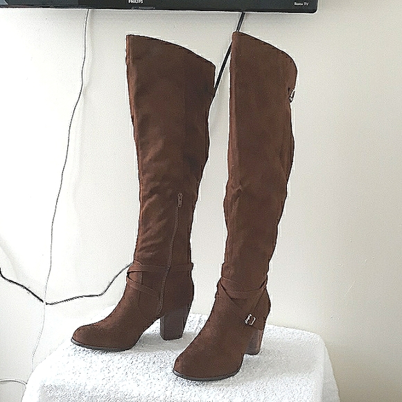 over the knee boots - Picture 1 of 6